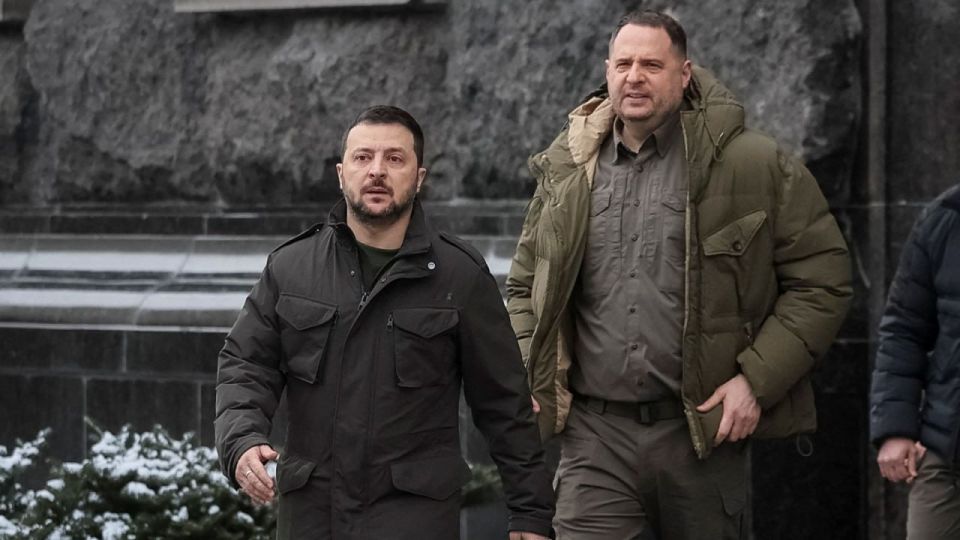 Юрий Котенок: Зеленский сообщил, что Ермак написал заявление об отставке