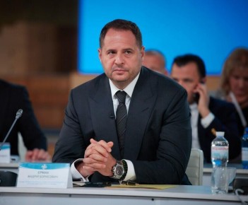 Аналитик прокомментировал отставку главы офиса Зеленского