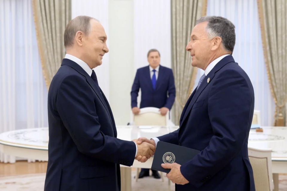 Что мировые СМИ пишут о предстоящей встрече Владимира Путина и Стива Уиткоффа — в подборке «Ъ»