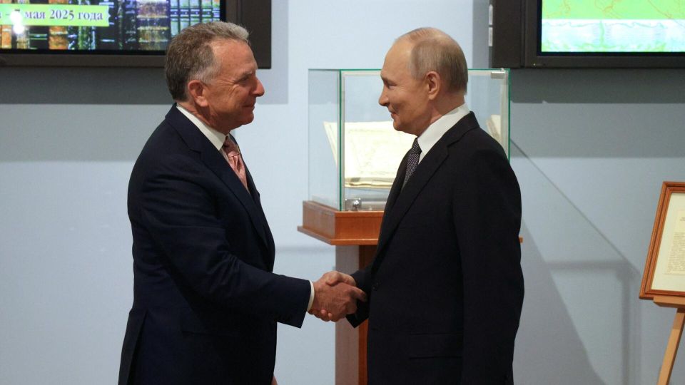 Переговоры Путина с Уиткоффом в Кремле продолжаются более трех часов