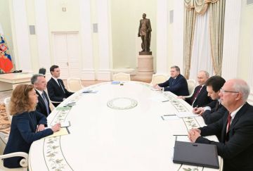 Юрий Подоляка: Спецпосланник президента США Дональда Трампа Стивен Уиткофф прибыл в Кремль на переговоры с Владимиром Путиным