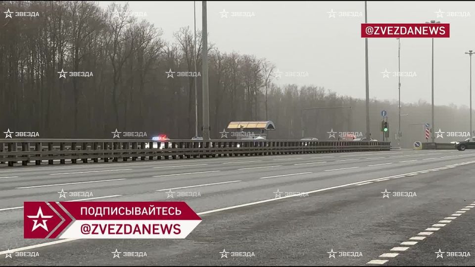 Кортеж из представительских авто выехал с территории Внуково — предположительно, в Москву прилетел Стивен Уиткофф