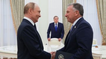 "Дипломатия и штык": Путин обсуждает мир с США, освобождены Красноармейск и Волчанск. Итоги 2 декабря