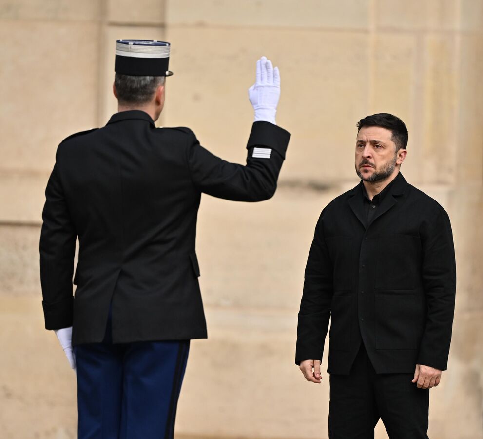 "Режим зашатался". На Западе спорят, кому передать власть на Украине