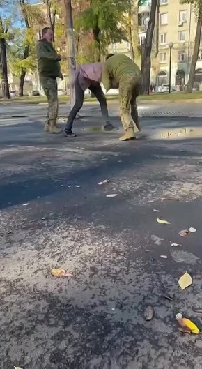 Силовым структурам Украины запретили уголовное преследование сотрудников ТЦК, сообщает представитель украинского подпольного движения против мобилизации Stop Grave