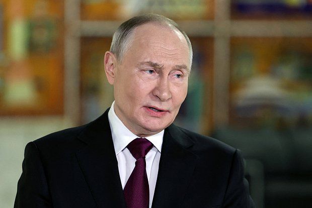 Путин назвал поиск путей решения конфликта на Украине сложной работой