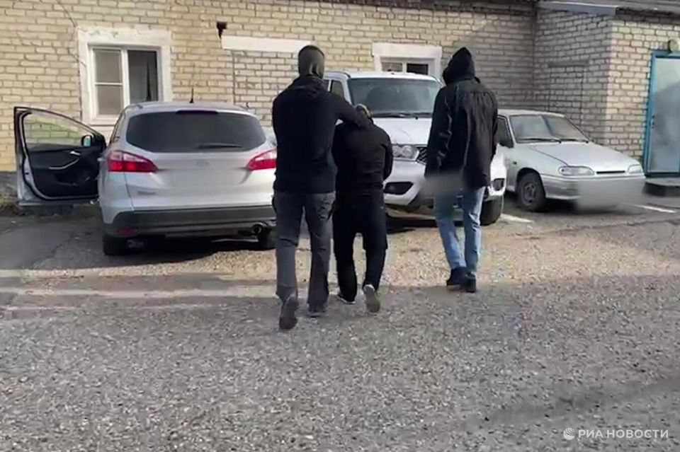 ФСБ арестовал еще троих участников нападения на десантников в Чечне