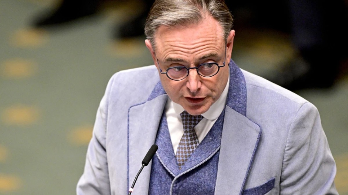 Бельгийский премьер сорвал аплодисменты парламента, отказав ЕК передавать активы России