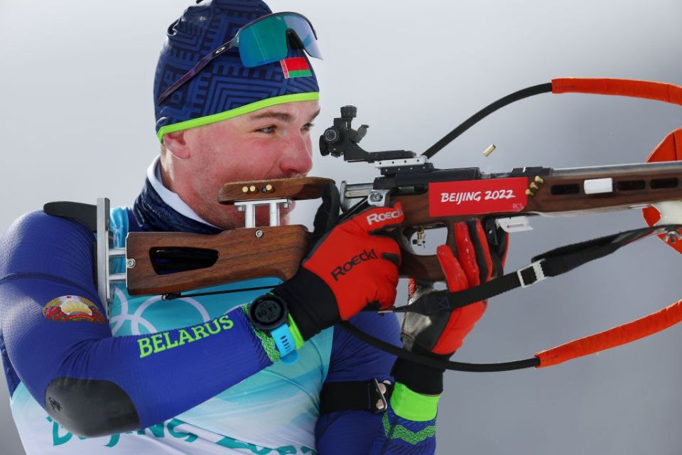 Лазовский и Метеля выиграли масс-старты на этапе Кубка Содружества по биатлону