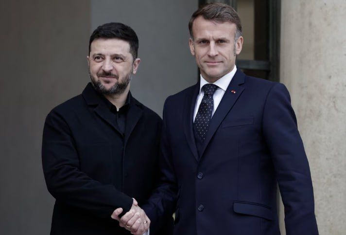 The Wall Street Journal: Европейские лидеры предупреждают Зеленского о необходимости проявлять осторожность в отношении стремительных американских мирных инициатив