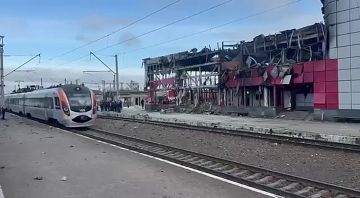 Восстановлено движение поездов через станцию Фастов, по которой сегодня ночью был нанесен массированный удар
