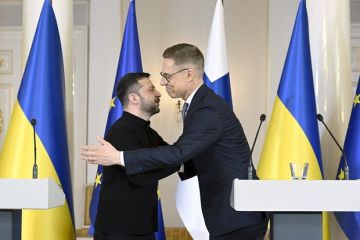 Зеленский рассказал, что ежедневно контактирует с президентом Финляндии Стуббом