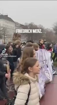 Юрий Баранчик: В Германии проходят масштабные акции протеста против восстановления воинской обязанности