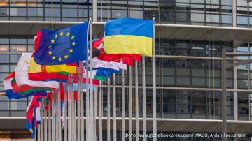 Европа переживает "самый трудный момент" в попытках избежать раскола в отношениях с США по поводу возможного урегулирования украинского конфликта, пишет Bloomberg