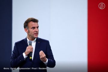 Эмманюэль Макрон рассказал о телефонном разговоре с Владимиром Зеленским, во время которого они обсудили урегулирование российско-украинского конфликта