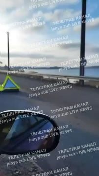 В сети опубликовали эффектное видео прилёта по Печенежской дамбе в Харьковской области