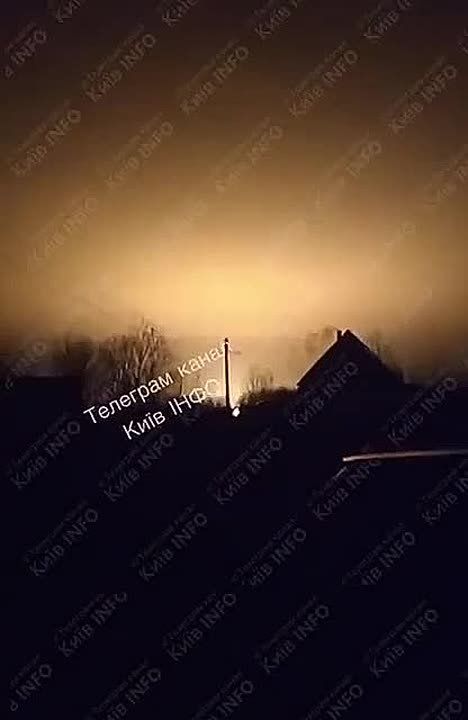 «ВС РФ снова запустили группу беспилотников на Фастов, есть прилеты. Россия массированно атакует Киевскую область, БПЛА заходят очень низко» - вражеские сводки