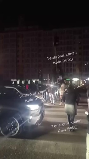 А вот и последствия — в Киевской области люди перекрыли дорогу, потому что света нет уже вторые сутки