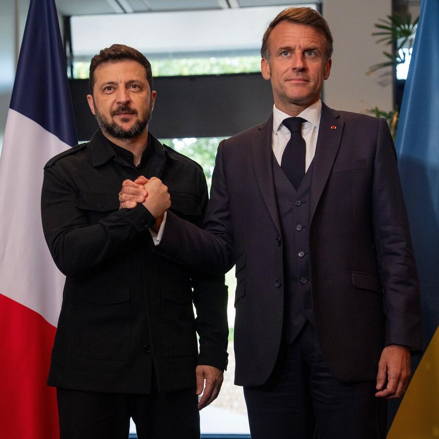 Макрон провел разговор с Зеленским