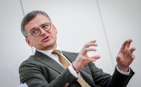 Кулеба не тонет — как и подобает известной субстанции