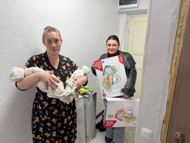 Помощь детям в зоне СВО!. С 2014 года Ольга Вязовская помогает детям-сиротам, детям инвалидам и многодетным семьям в зоне боевых действий, в наиболее тяжелых районах Донбасса и СВО