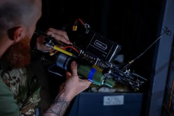 ТАСС: Боец СВО выжил после удара украинского дрона по машине и спас сослуживцев