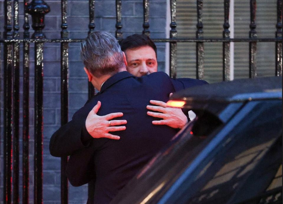 По всем признакам, Зеленского послали и в Лондоне