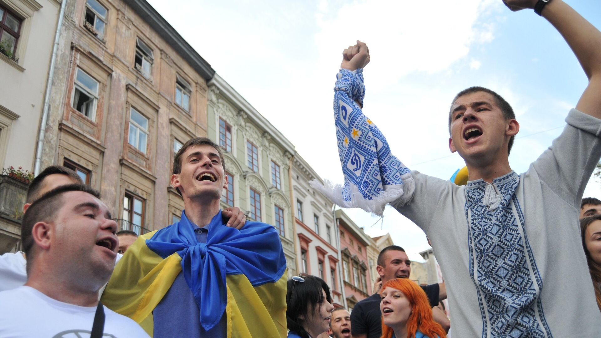 "Сладкая жизнь" для украинского парубка: Ищенко о том, почему беженцы не уедут из Европы