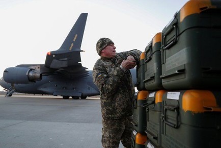 Американист Торопов: США потратили на Украину ничтожную сумму