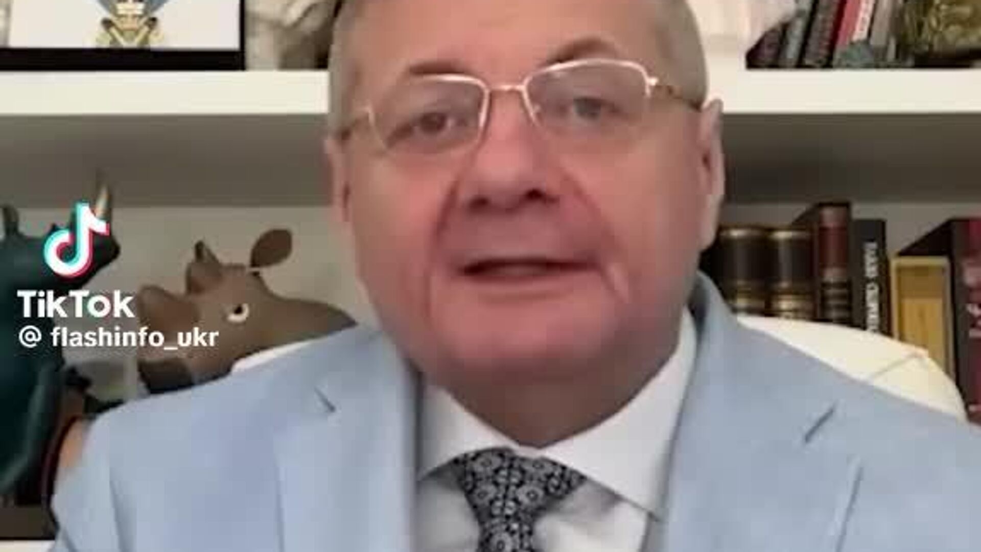 Перенос заседания суда, где Коломойский* обещал сделать некие заявления - это проделки Банковой