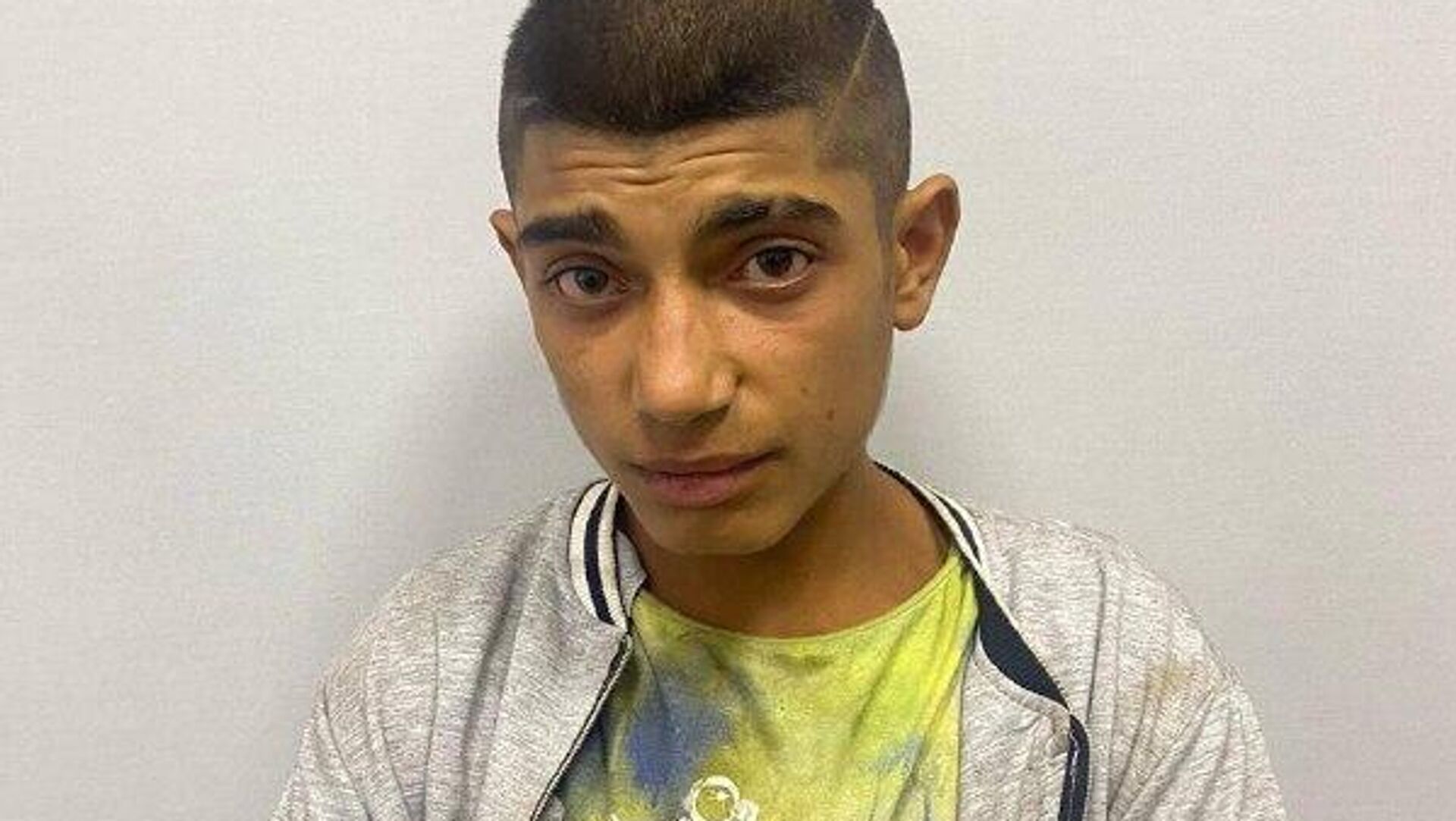 #украина_под_микроскопом: В Мукачево на Западной Украине четверо несовершеннолетних 13, 14, 16 и 17 лет заманили 46-летнюю женщину «провести к такси»