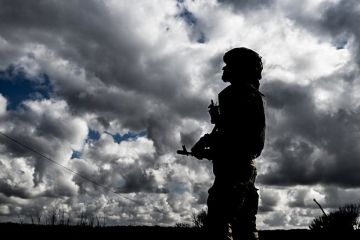 RT: Боец из другого подразделения накрыл собой гранату и спас российских военных