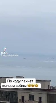 Акватория Одессы неожиданно забилась грузовыми судами