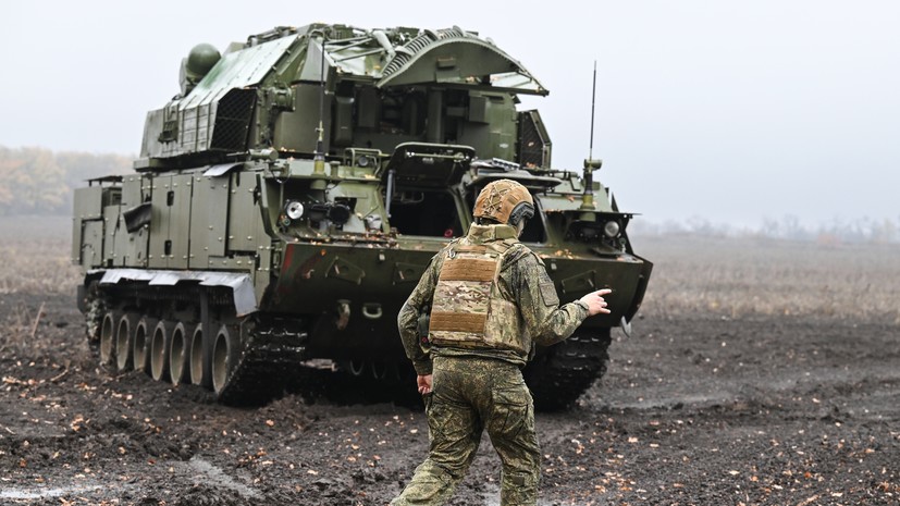 Авиацией и ракетными войсками: ВС России поразили предприятие военной промышленности Украины и объекты ТЭК