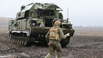 Авиацией и ракетными войсками: ВС России поразили предприятие военной промышленности Украины и объекты ТЭК