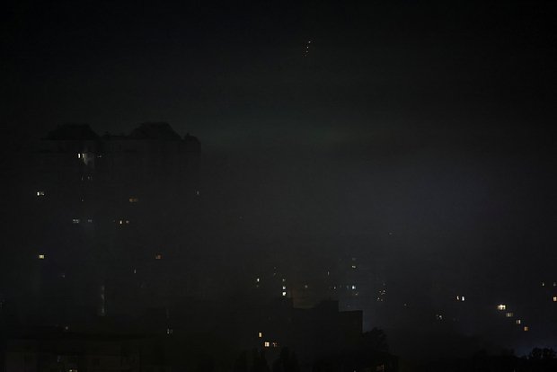 «Страна.ua»: В Киеве запланированы масштабные отключения света на 17 часов