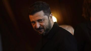 Украина не должна позволять Зеленскому мешать миру - депутат Рады