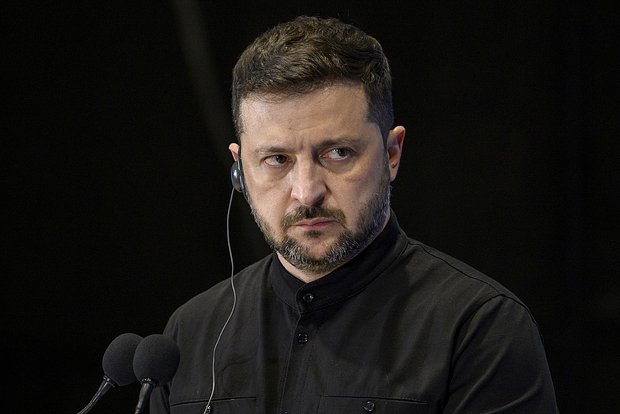 Политолог Журавлев: Зеленский сбежит с Украины после окончания конфликта