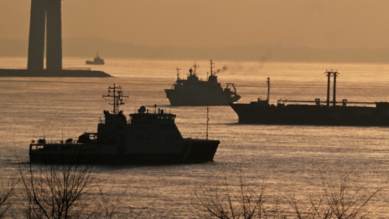 Пираты Чёрного моря: кто стоит за атакой на российские танкеры?