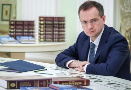 На Банковой остались, те кто готов пойти на компромисс, считает Мединский