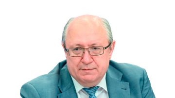 Андрей Сидоров: Зеленский старается протянуть еще год, пока у Трампа не начнутся серьезные проблемы в США