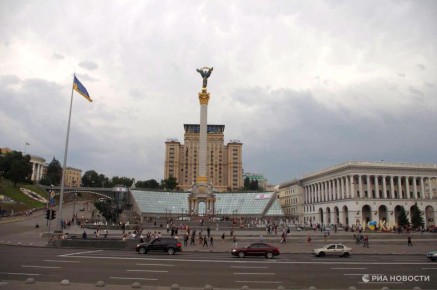 Киев согласился на создание демилитаризованной зоны в Донбассе, пишет Monde