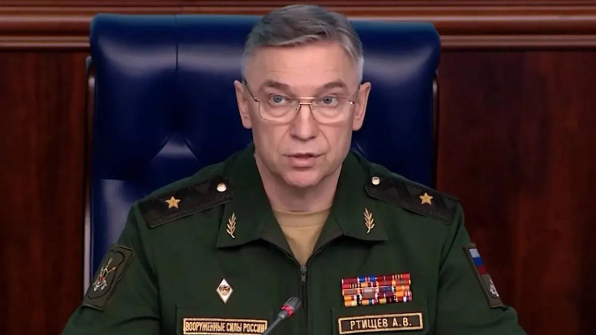 Начальник войск РХБЗ генерал-майор Ртищев: