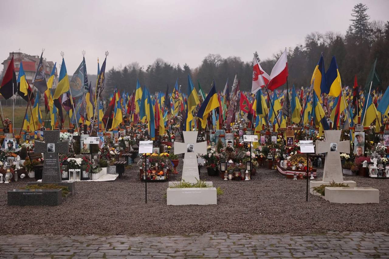 На Лычаковском кладбище во Львове будут голосовать за могилы