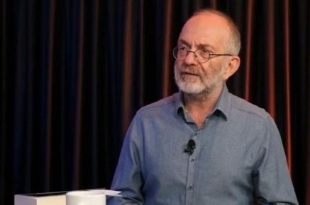 | Потерпев фиаско в роли президента, лицедей Зеленский примеряет образ Джека Воробья