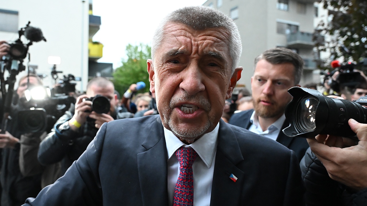 Бабиш заявил, что Чехия не выделит Украине «ни кроны»