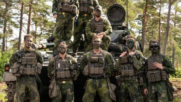 "Легионы" отправлены в отставку: Киев решил распустить все иностранные формирования