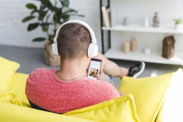 СНБО Украины постановил заблокировать российских исполнителей на стримингах