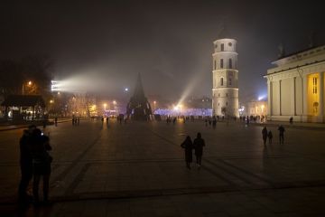 Политолог Суздальцев: Помилованных белорусских политзаключенных отправят в Литву