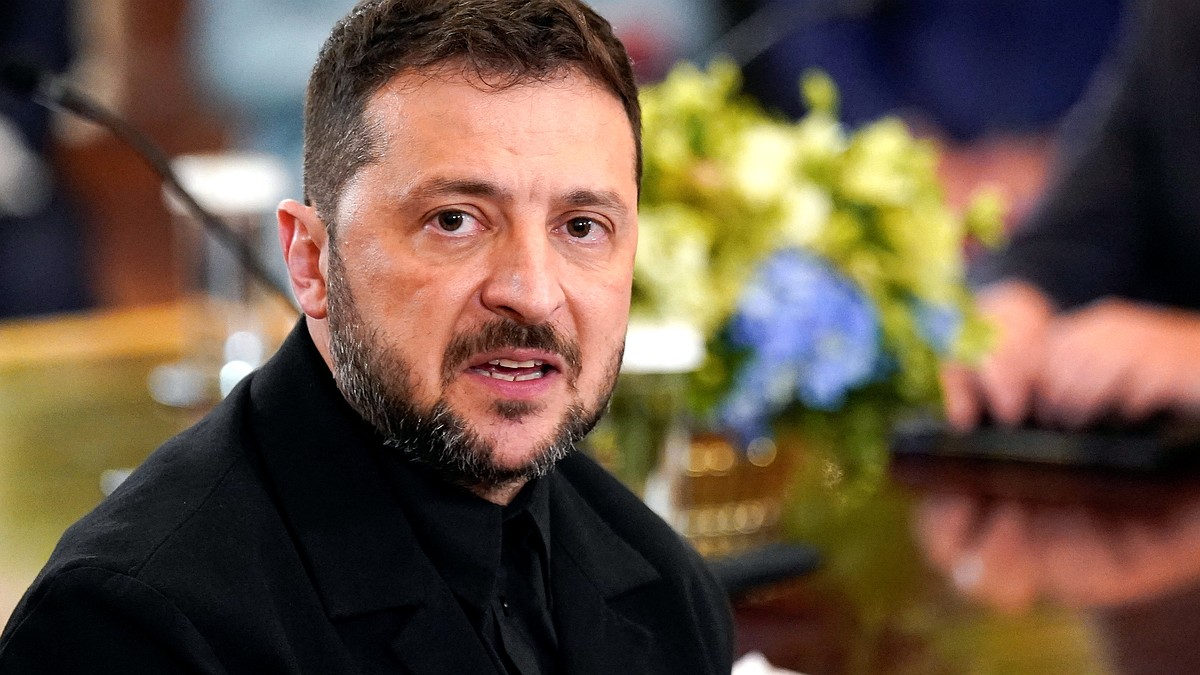 Отдаст территории и завершит конфликт: в США рассказали, когда Зеленский подпишет мирное соглашение